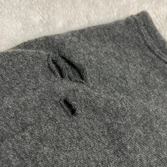 Cato Heart Sweatshirt - Picture 3 of 6